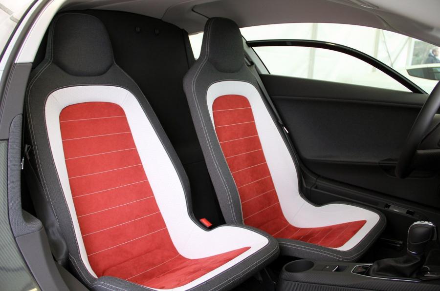  Volkswagen XL1 2014 года  (фото 21 из 37)